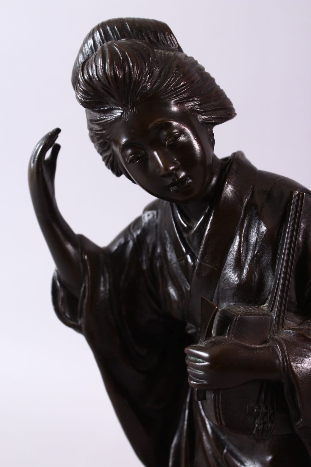A 19TH CENTURY JAPANESE BRONZE FIGURE OF A GIRL HOLDING A MUSICAL INSTRUMENT, 32cm high. - Image 7 of 9
