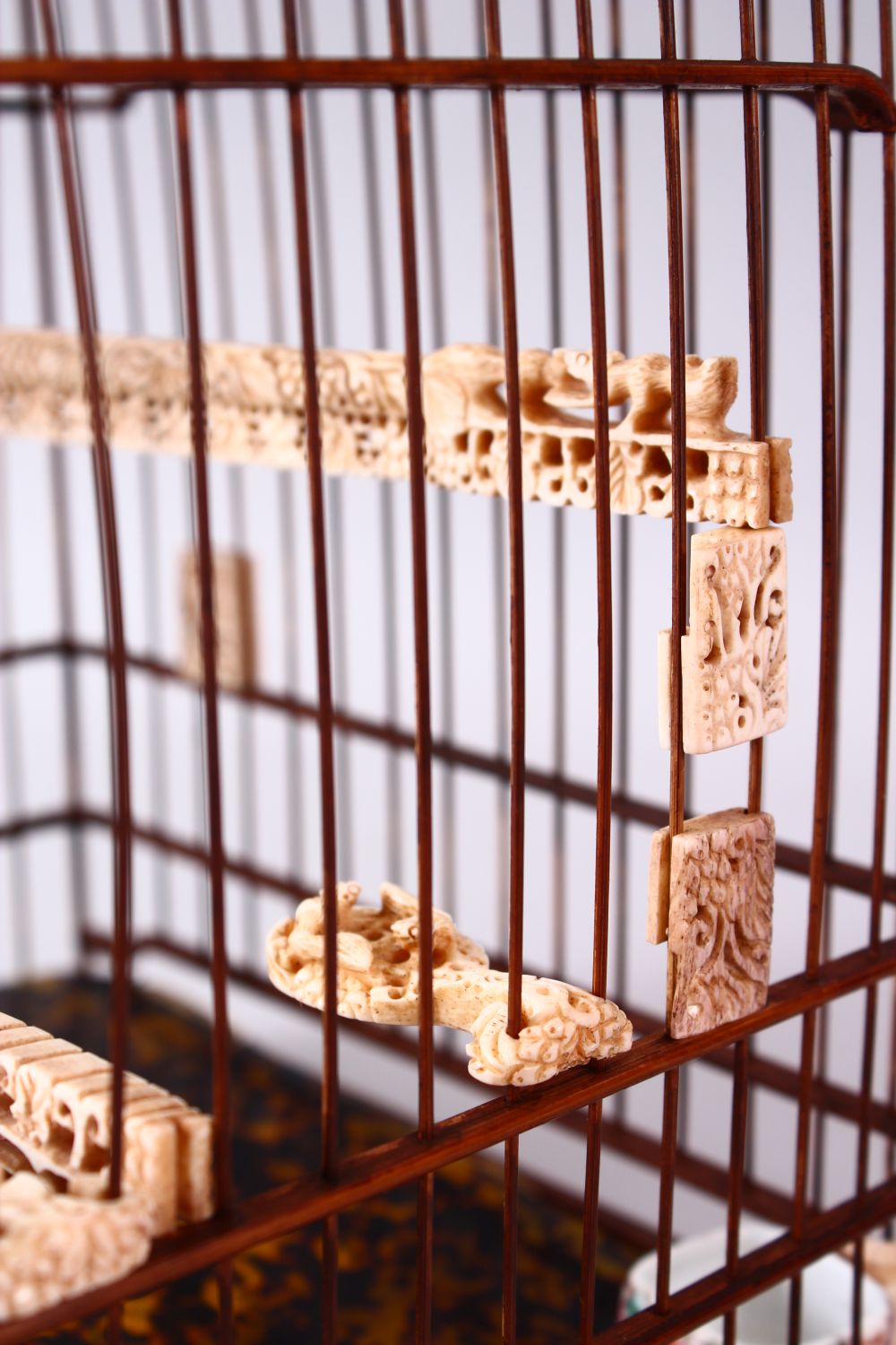 A 19TH CENTURY BAMBOO, BONE AND TORTOISESHELL BIRD CAGE, with carved bone insets of rats and - Image 3 of 11