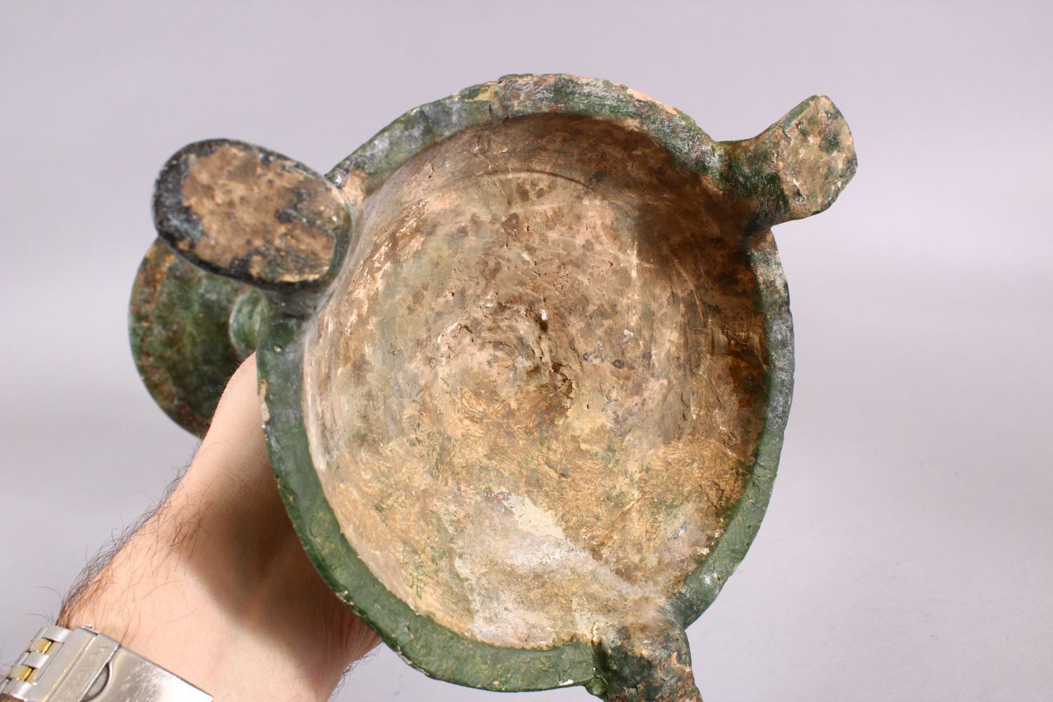 A UNUSUAL EARLY ISLAMIC POTTERY OIL LAMP ON STAND, 46cm high. - Image 7 of 7