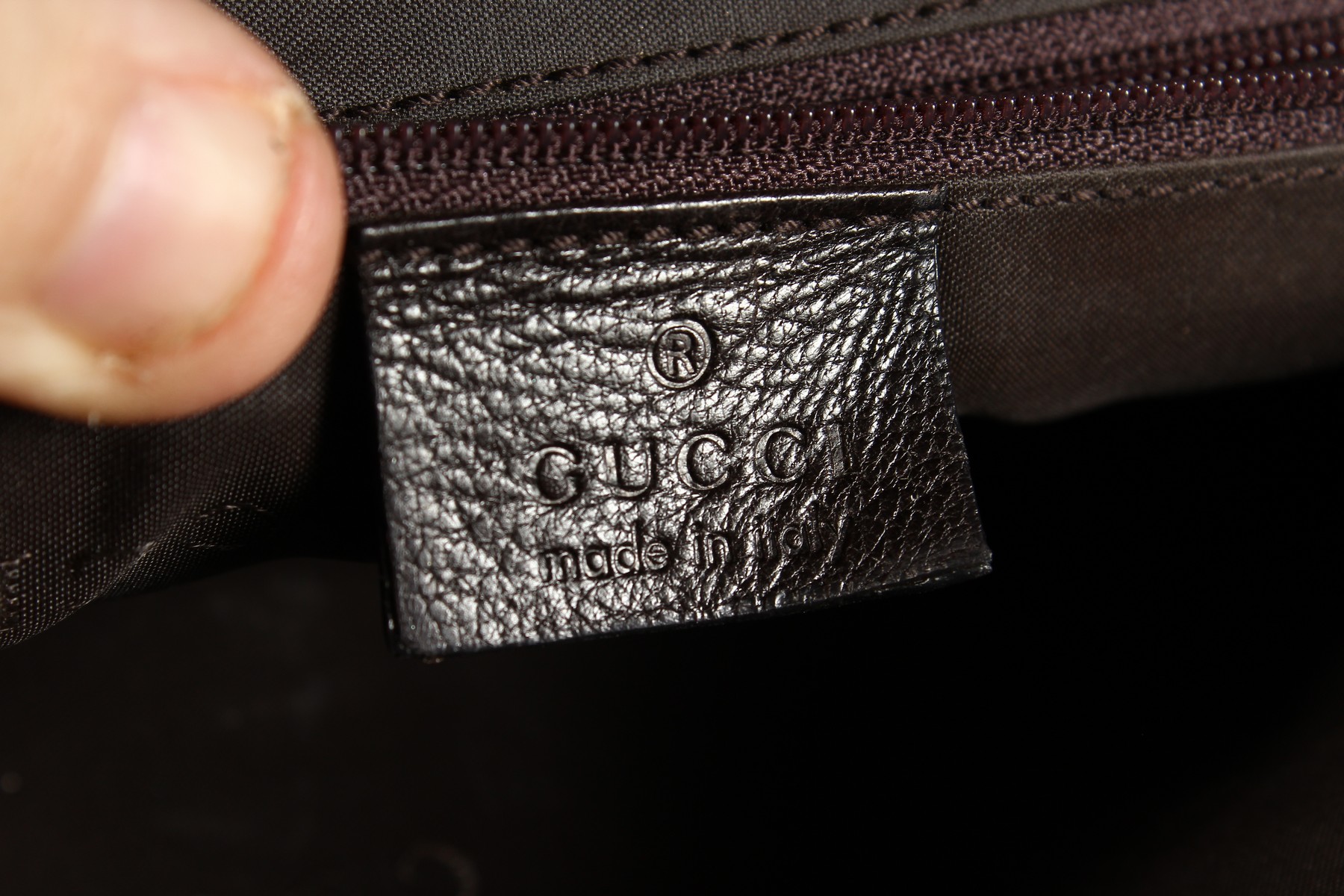 A GUCCI PYTHON SKIN HANDBAG in a Gucci cloth bag. - Image 5 of 7