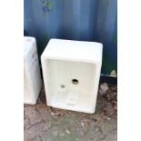 A Royal Doulton porcelain butler's sink.