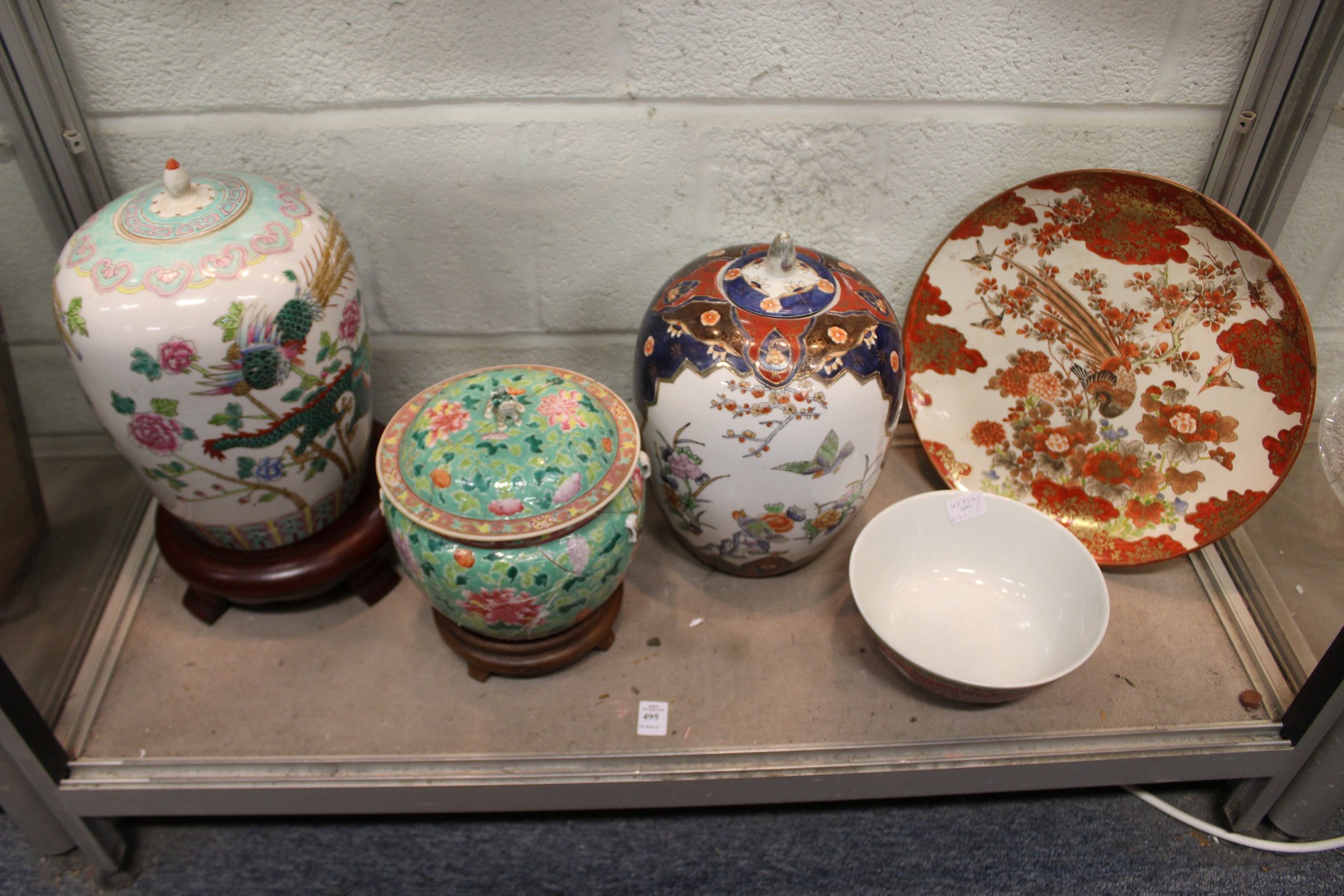 A quantity of Chinese and Japanese ceramics (AF).