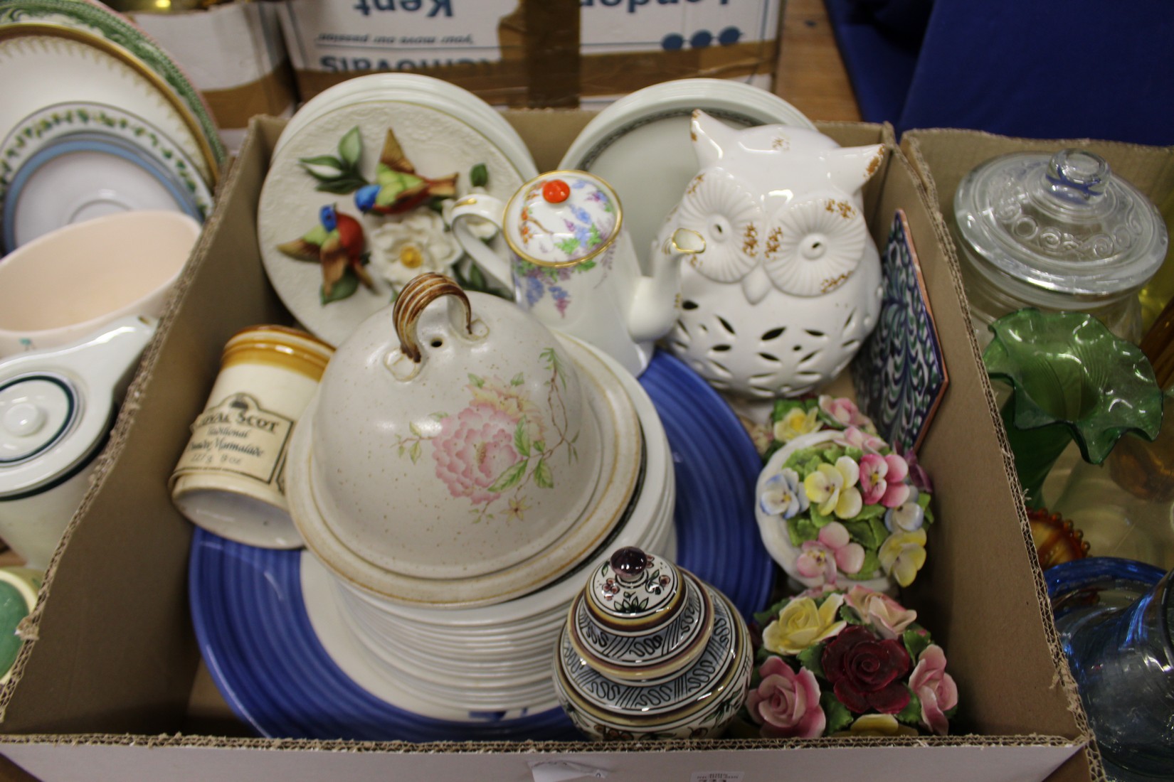 A quantity of decorative and household china. - Image 4 of 4