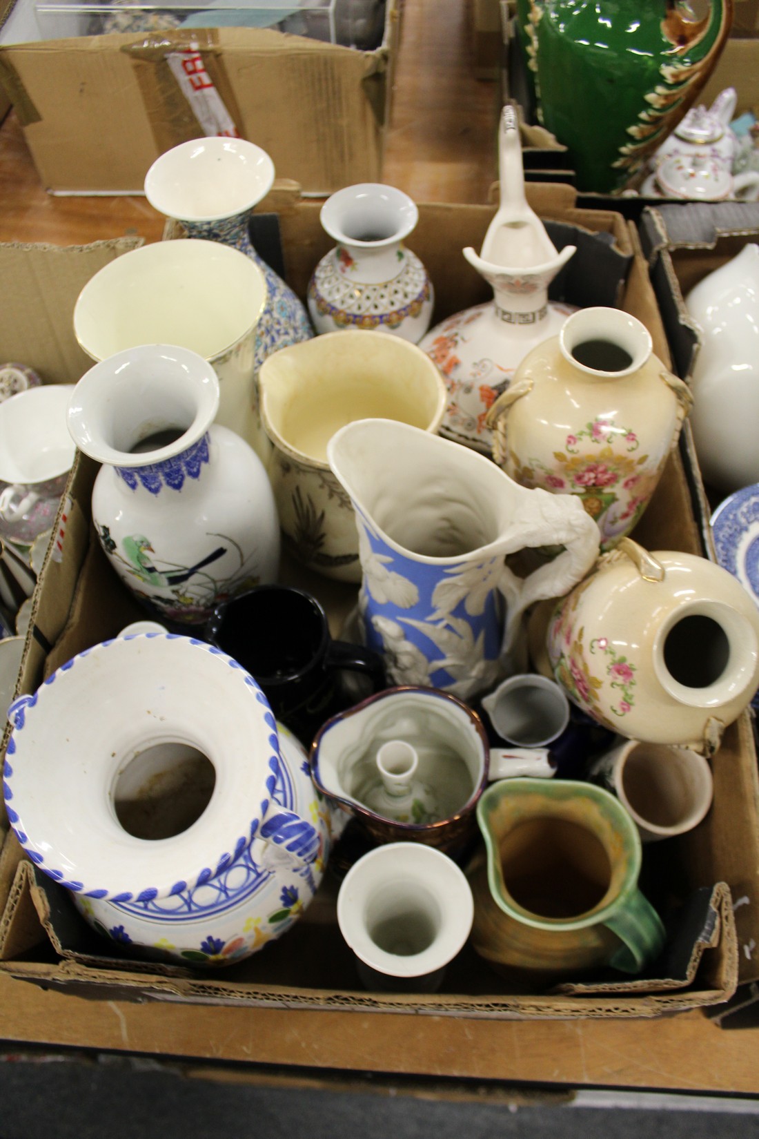 A quantity of household and decorative china. - Image 2 of 5