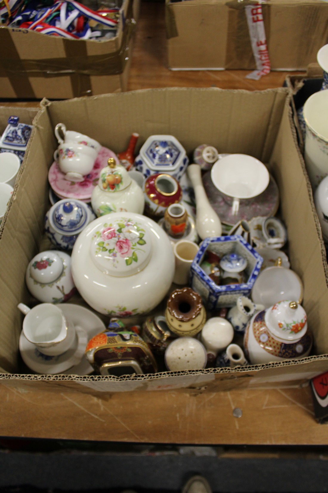 A quantity of household and decorative china. - Image 3 of 5