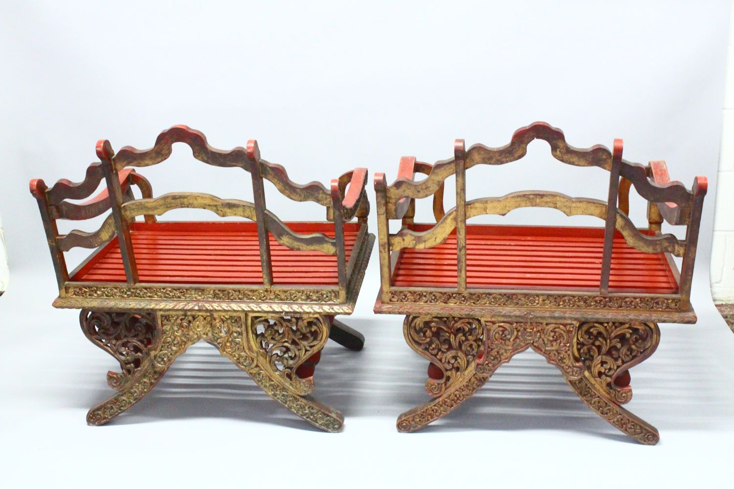 A PAIR OF 19TH/20TH CENTURY THAI CARVED HOWDAH ELEPHANT CHAIRS, profusely carved and pierced with - Image 8 of 10