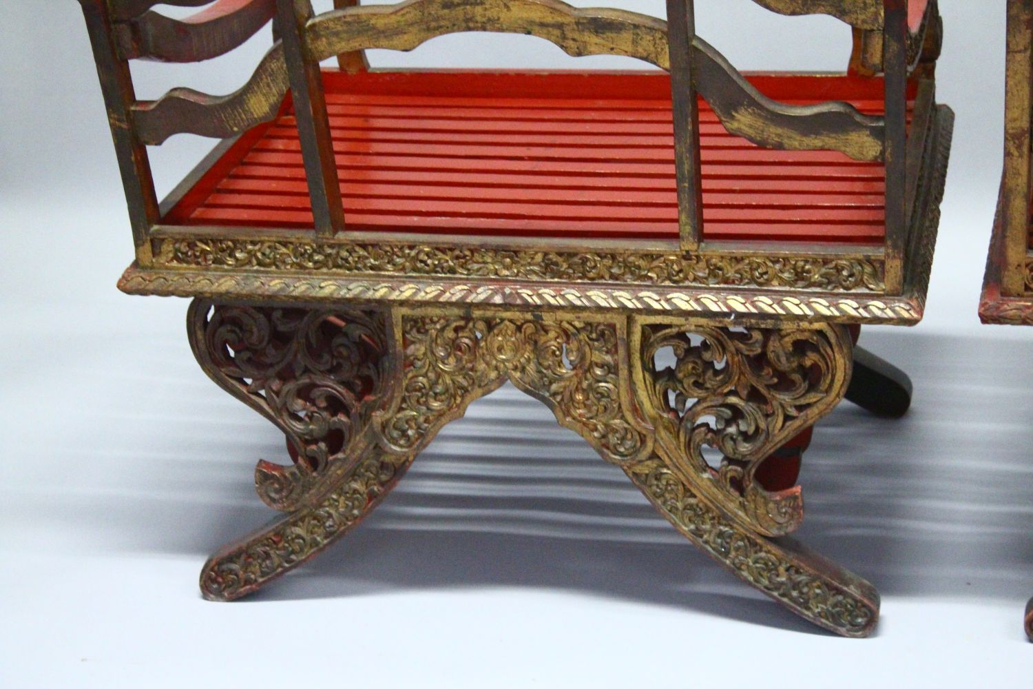 A PAIR OF 19TH/20TH CENTURY THAI CARVED HOWDAH ELEPHANT CHAIRS, profusely carved and pierced with - Image 9 of 10