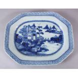 AN 18TH CENTURY CHINESE BLUE & WHITE PORCELAIN SERVING DISH, decorated with native landscape