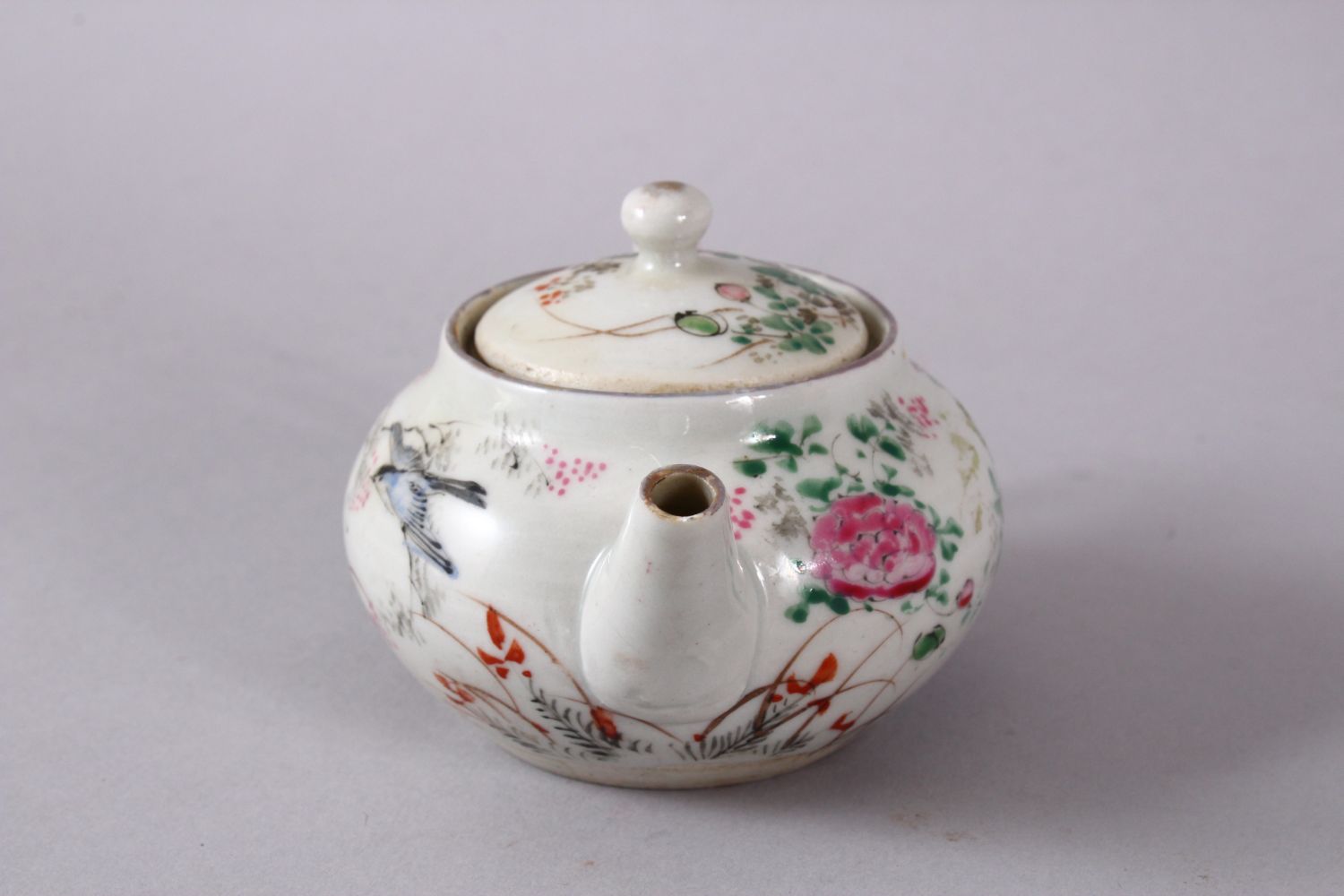 A SMALL CHINESE FAMILLE ROSE TEAPOT & COVER, decorated with native scenes of flora and birds, the - Image 4 of 6