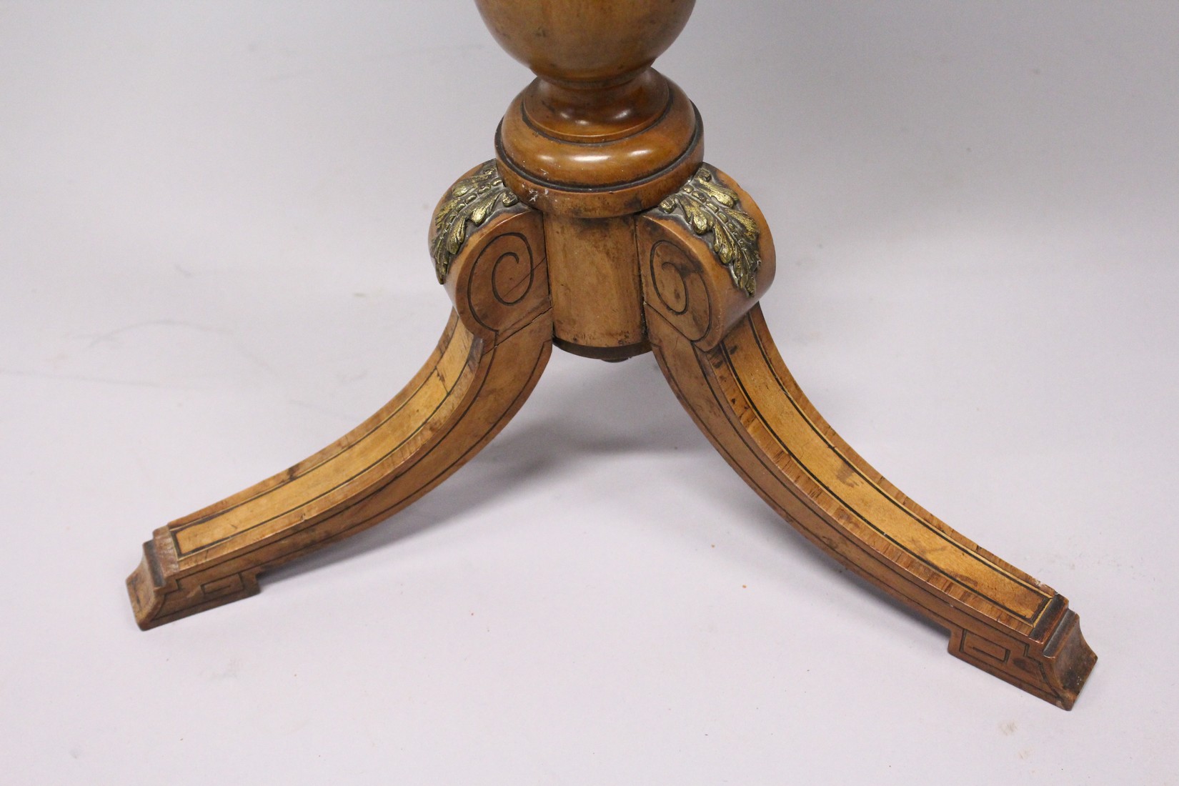 A GOOD 19TH CENTURY FRENCH CIRCULAR TOP TRIPOD TABLE, with cross hatch top, fluted column, ormalu - Image 4 of 8