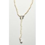 A 14CT GOLD PEARL NECKLACE