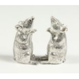 A PAIR OF .925 SILVER PLATED MICE SALT AND PEPPERS