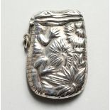 A SILVER CROCODILE NOVELTY VESTA CASE