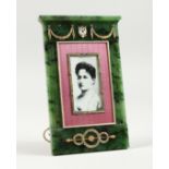 A SUPERB RUSSIAN JADE, GOLD AND ENAMEL MOUNTED PHOTOGRAPH FRAME with double eagle. Bears Faberge