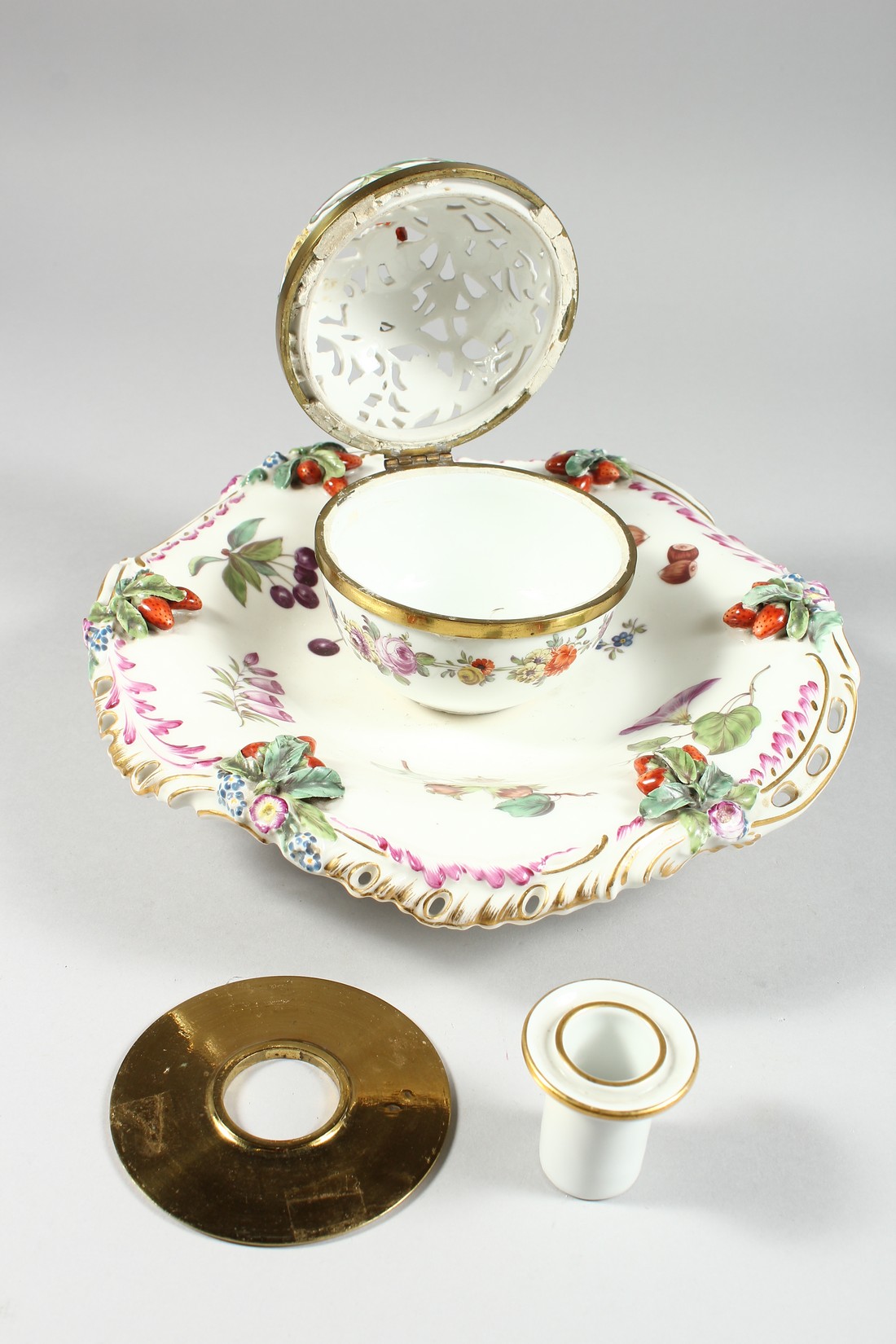 A GOOD 19TH CENTURY CONTINENTAL PORCELAIN CIRCULAR INKSTAND with pierced floral top, painted with - Image 7 of 10