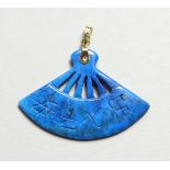 A GOLD LAPIS PENDANT