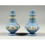 A PAIR OF WEDGWOOD BLUE JASPERWARE SALT AND PEPPER.