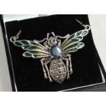 A SILVER SAPPHIRE SET PLIQUE ENAMEL BEE NECKLACE