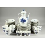 A GOOD COPENHAGEN PORCELAIN PART TEA AND DINNER SET of 59 pieces.