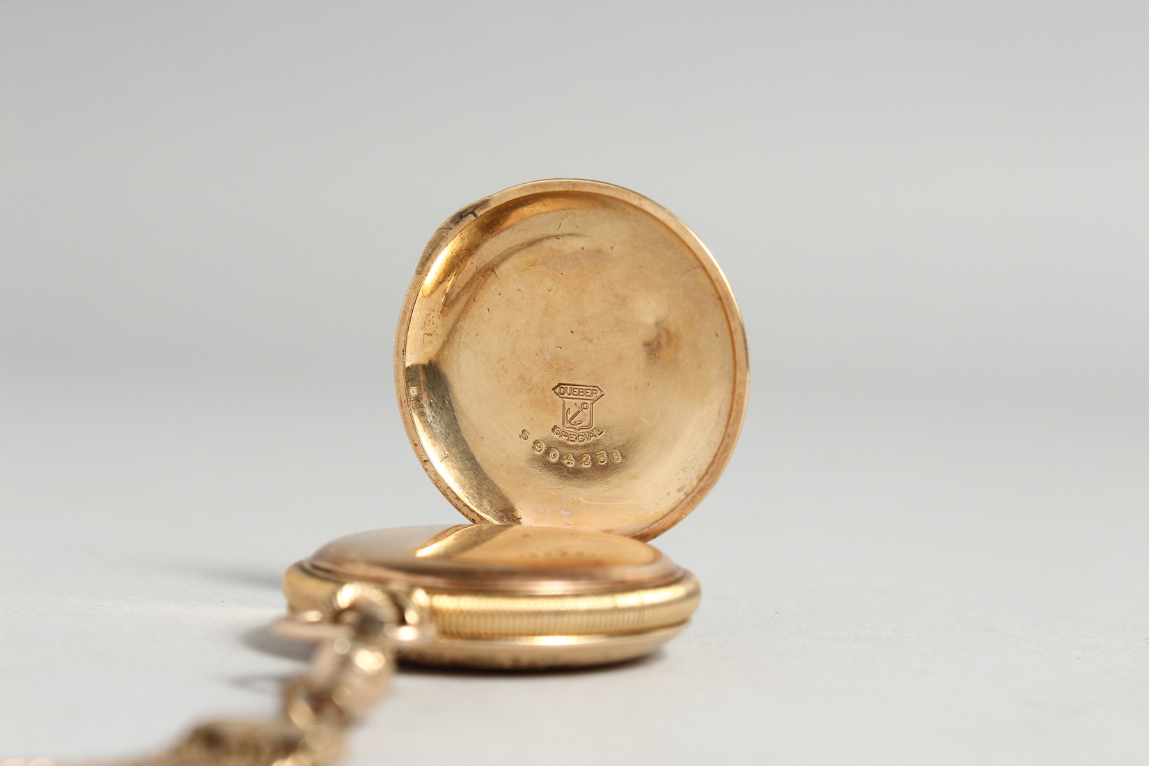 A LADIES WALTHAM DRESS WATCH AND CHAIN - Image 6 of 10