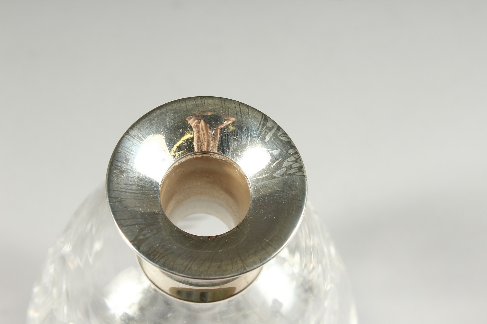 AN ASPREY CUT GLASS DECANTER AND STOPPER with silver band. - Image 5 of 5