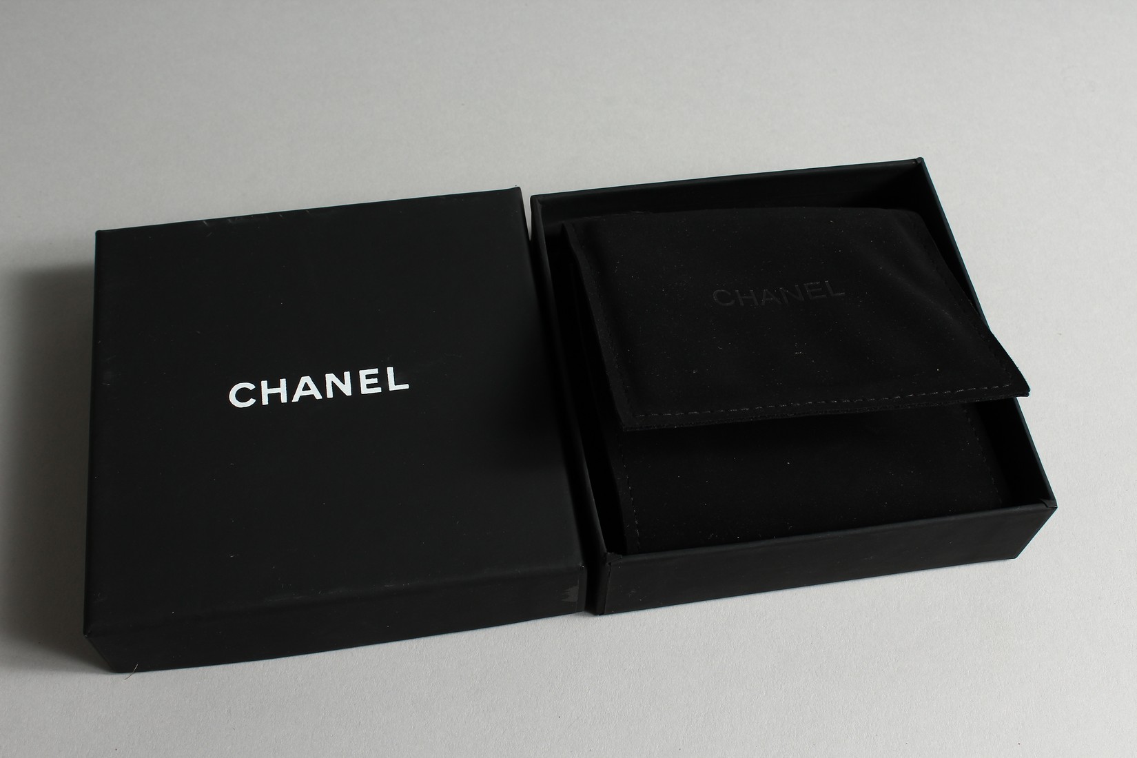 A CHANEL STYLE PEARL AND ENTWINED C BRACELET in a Chanel box - Image 6 of 6