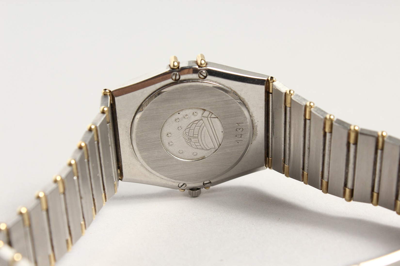 AN OMEGA CONSTELLATION STAINLESS STEEL WATCH, 1392/012. - Image 6 of 7