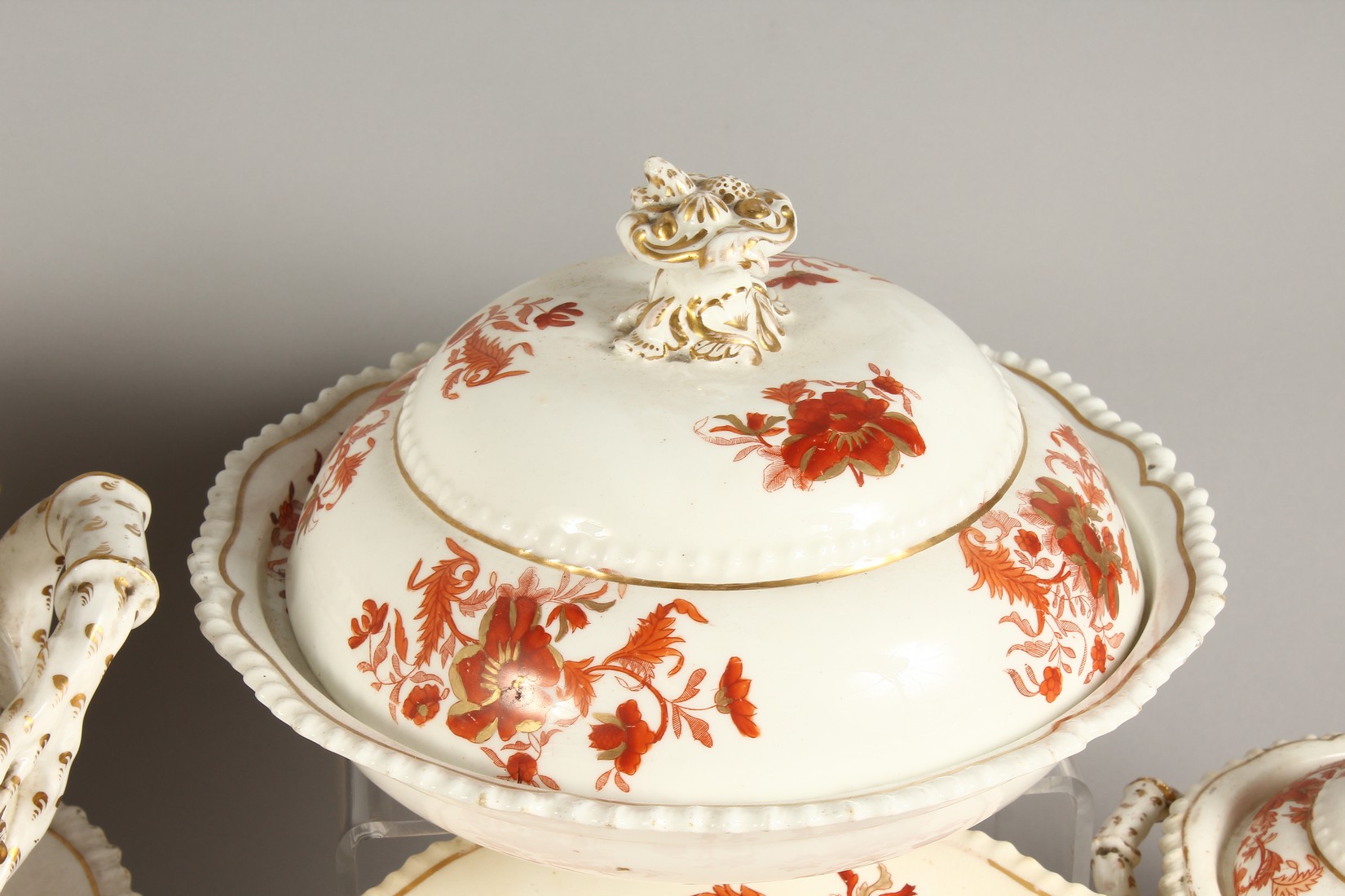 A GOOD WORCESTER, POSSIBLY FLIGHT BARR & BARR, DINNER SERVICE. Large tureen, cover and stand 12ins - Image 5 of 15
