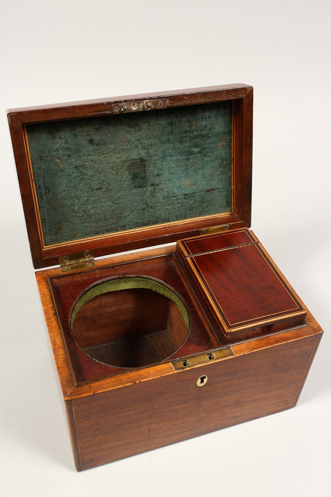 A GEORGE III MAHOGANY TEA CADDY with mixing bowl and tea cannister. 8.5ins long. - Image 6 of 8