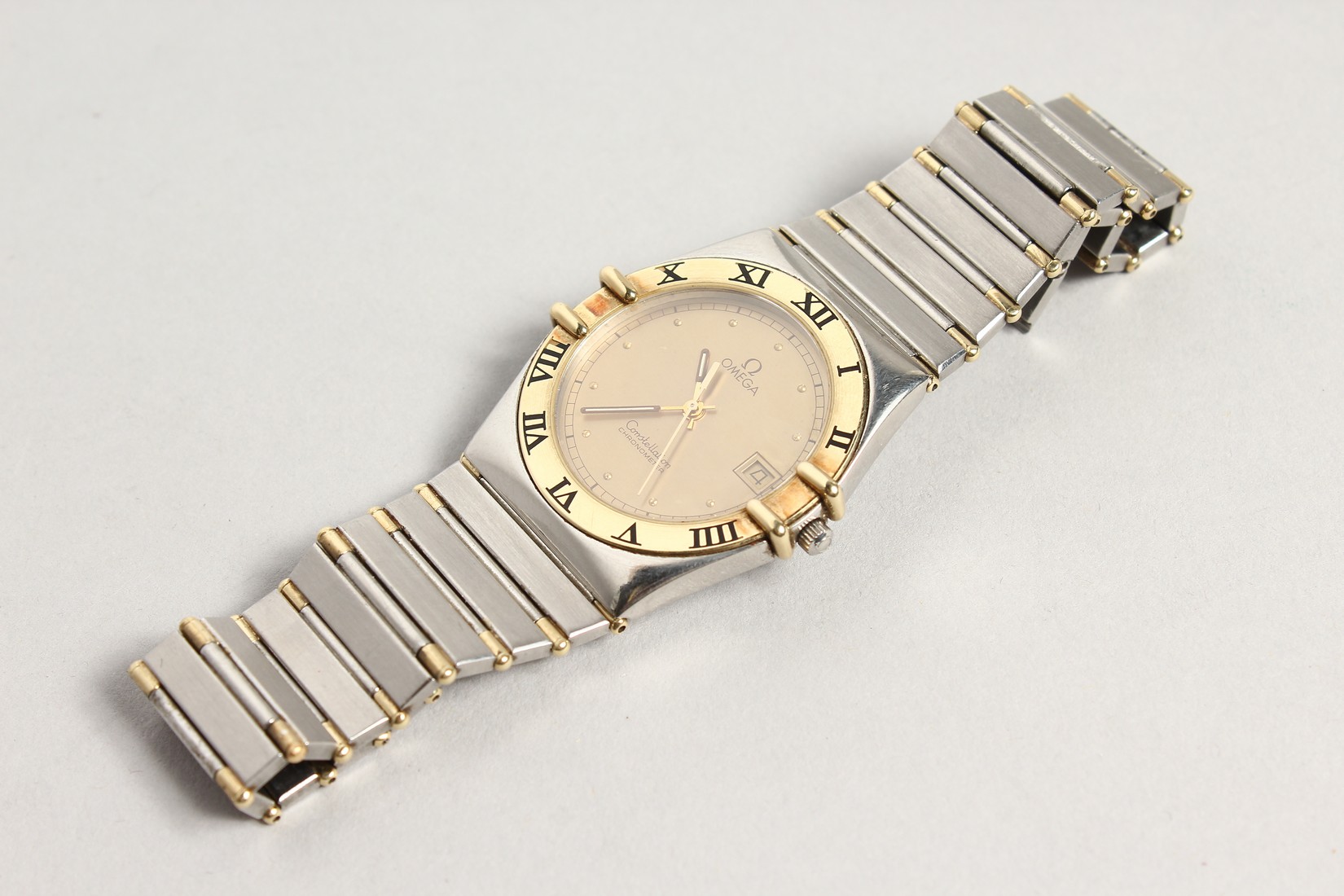 AN OMEGA CONSTELLATION STAINLESS STEEL WATCH, 1392/012. - Image 2 of 7