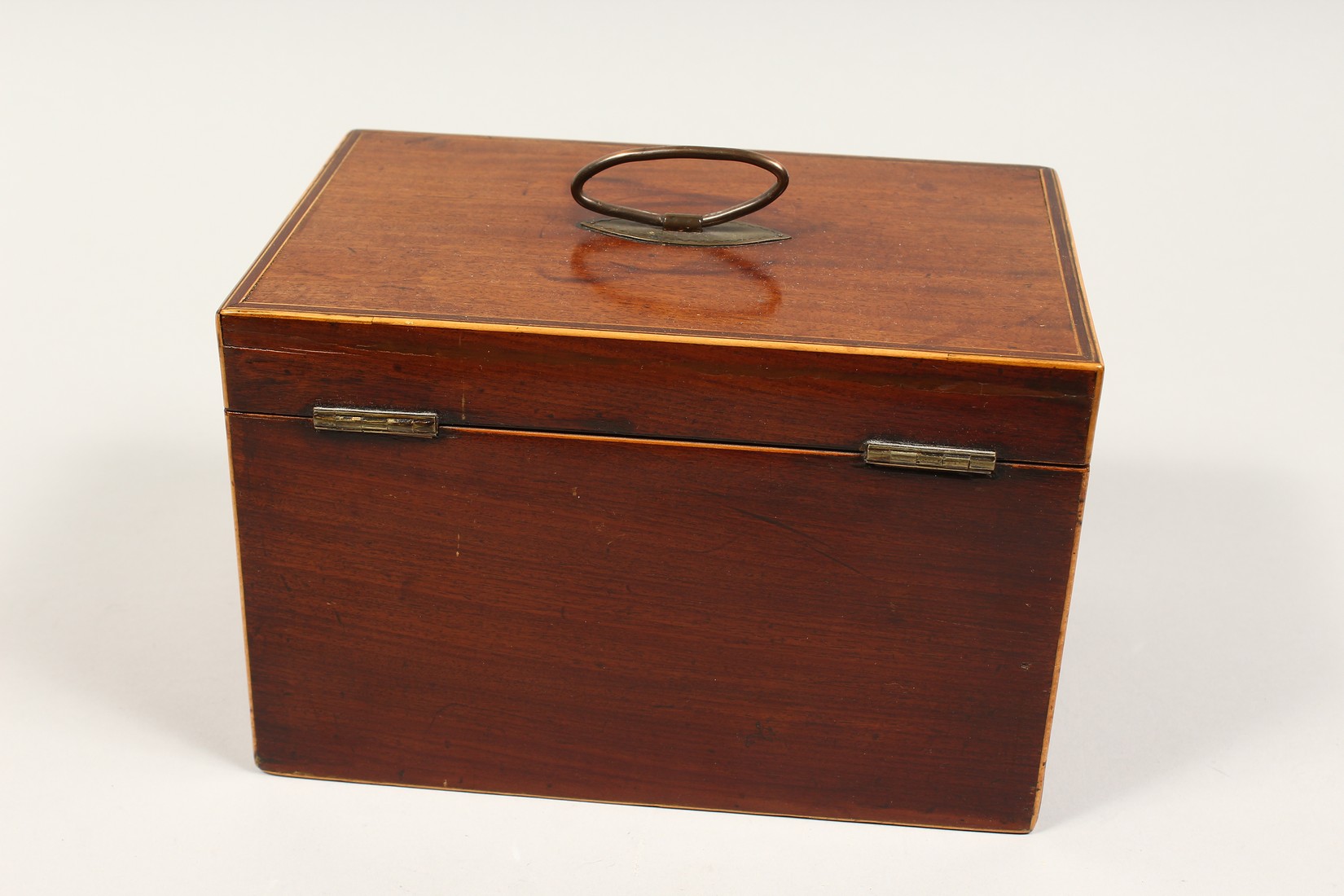 A GEORGE III MAHOGANY TEA CADDY with mixing bowl and tea cannister. 8.5ins long. - Image 3 of 8