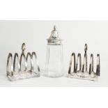 A PAIR OF SILVER TOAST RACKS AND SILVER TOP SUGAR SIFTER. 160g gross weight