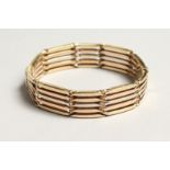 A 14CT GOLD BRACELET 30gms.