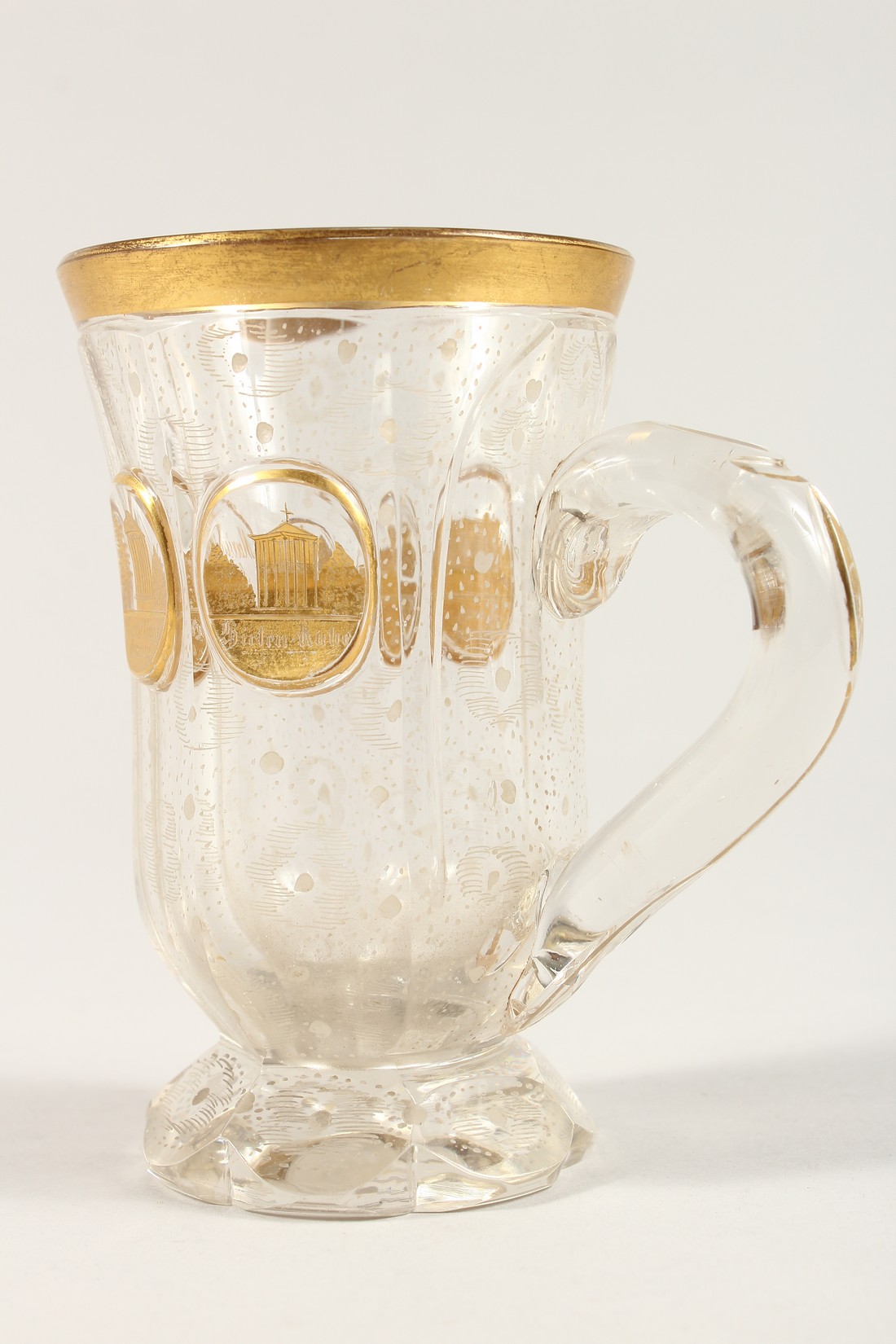 A GOOD BOHEMIAN GILT DECORATED GOBLET with handle, with a scene of buildings 4.75ins high. - Image 3 of 7