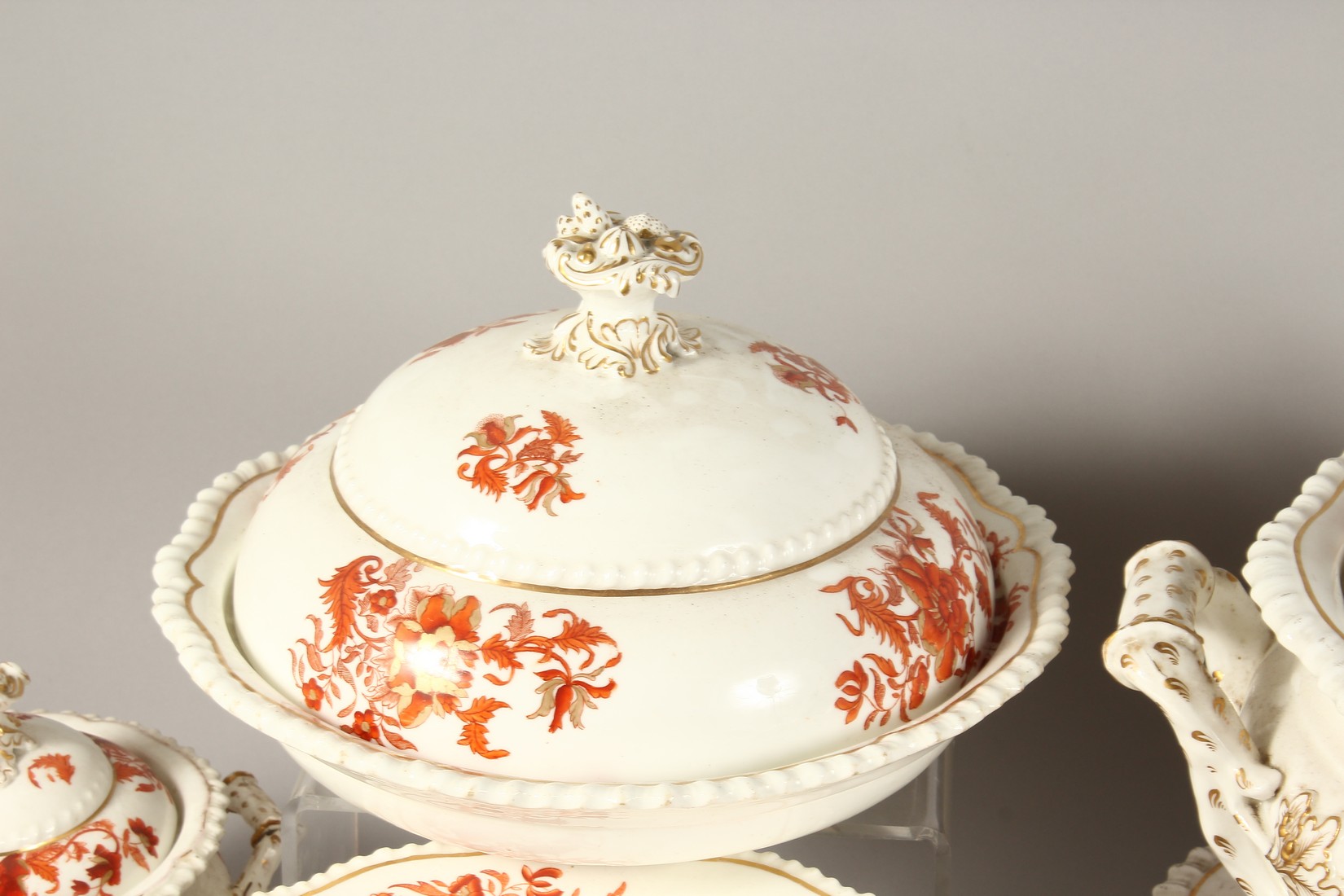 A GOOD WORCESTER, POSSIBLY FLIGHT BARR & BARR, DINNER SERVICE. Large tureen, cover and stand 12ins - Image 4 of 15
