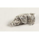 A HEAVY SILVER DOG'S HEAD VESTA 2ins long