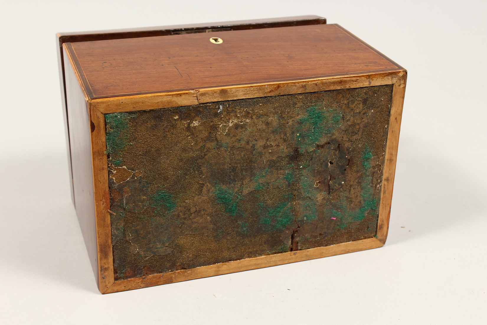 A GEORGE III MAHOGANY TEA CADDY with mixing bowl and tea cannister. 8.5ins long. - Image 8 of 8