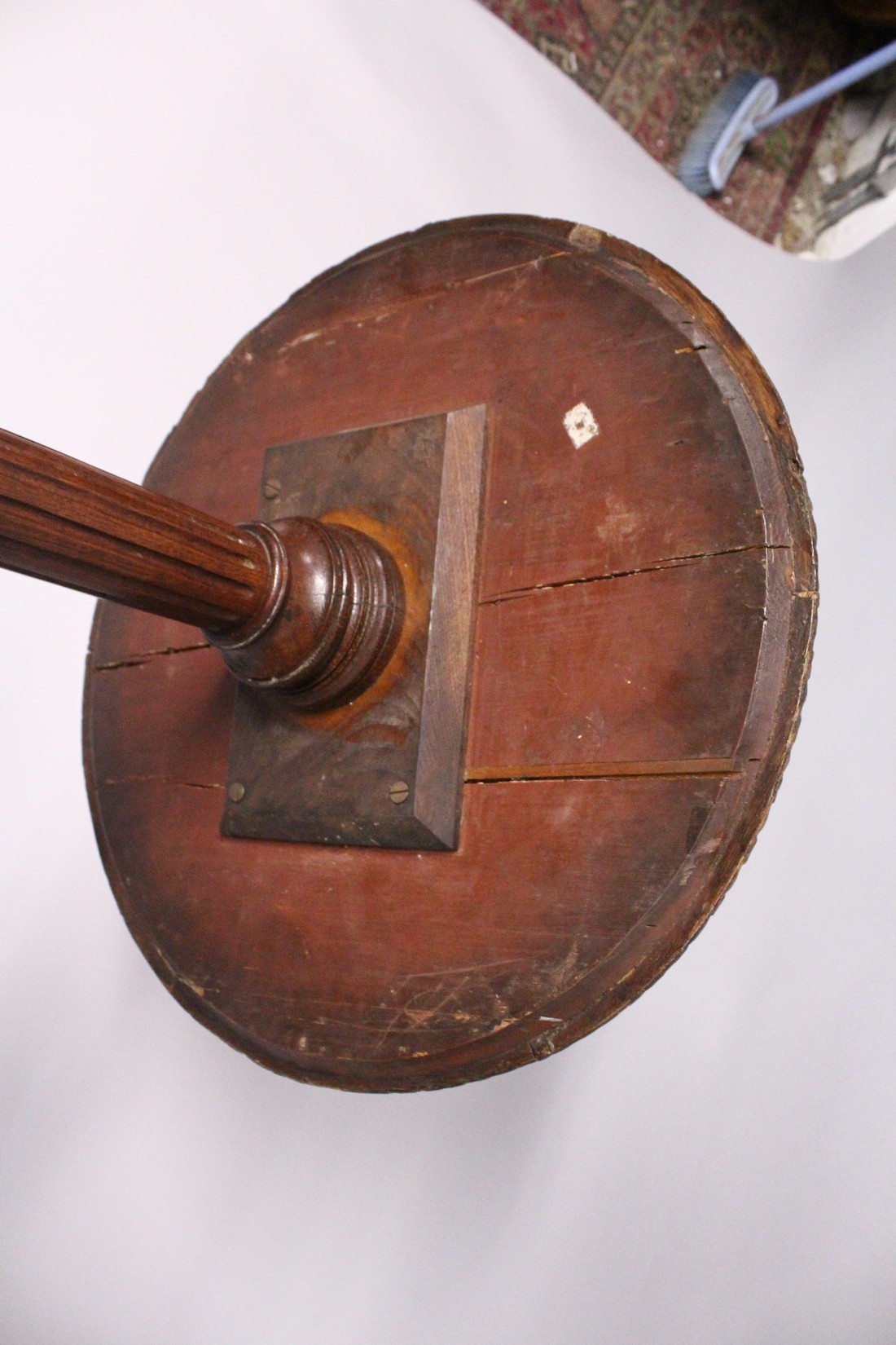 A 19TH CENTURY CIRCULAR TABLE, the star top inlaid with specimen woods on a fluted pillar and - Image 4 of 4