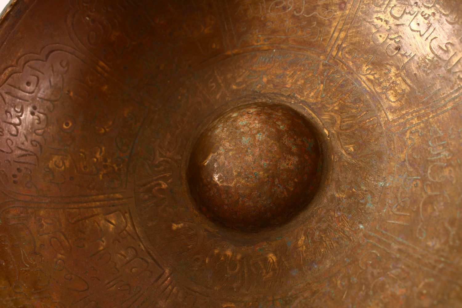 A 17TH/18TH CENTURY INDIAN DECCANI MAGIC BOWL, engraved to the exterior and interior with bands - Image 4 of 4