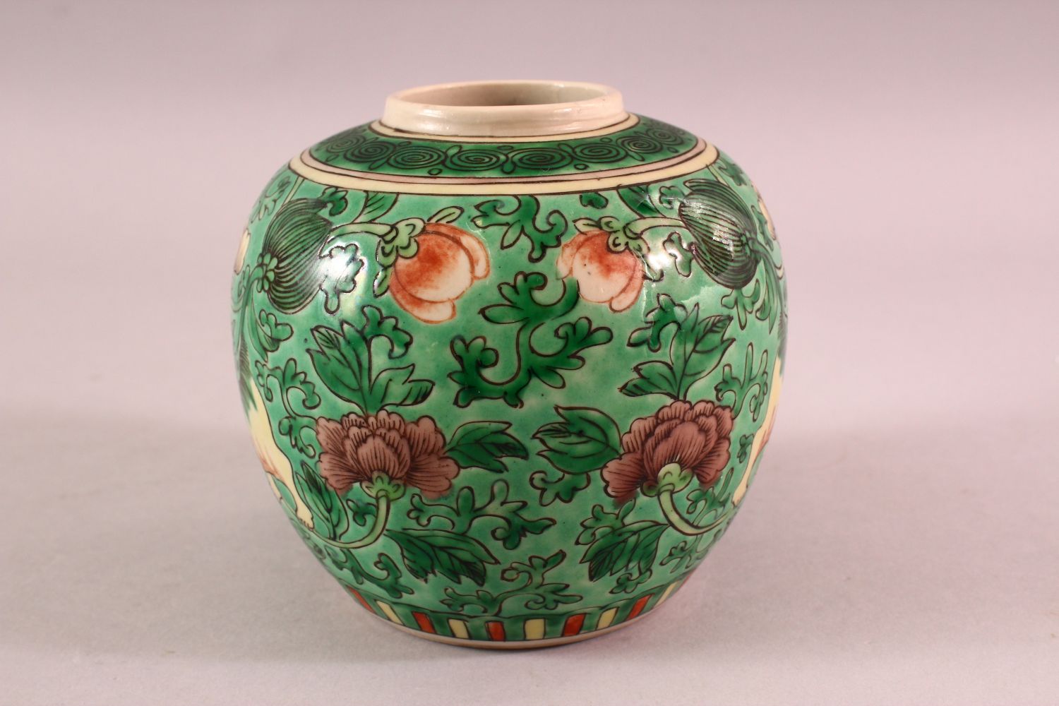 A LATE 19TH CENTURY CHINESE FAMILLE VERTE PORCELAIN JAR, decorated with buddhistic lions and - Image 2 of 5