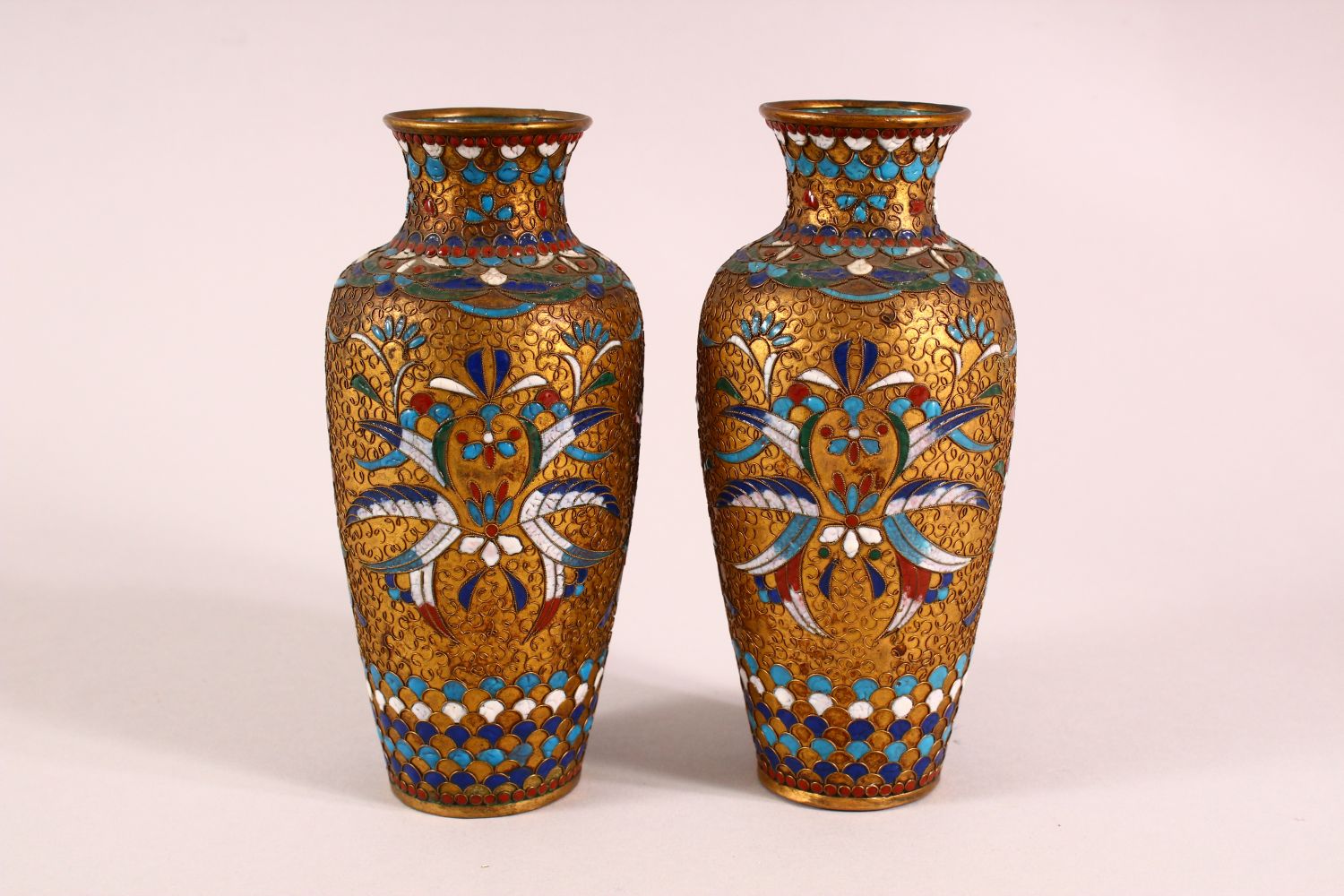 A SMALL PAIR OF CLOISONNE AND RAISED WIRE VASES, 16cm high. - Image 3 of 5