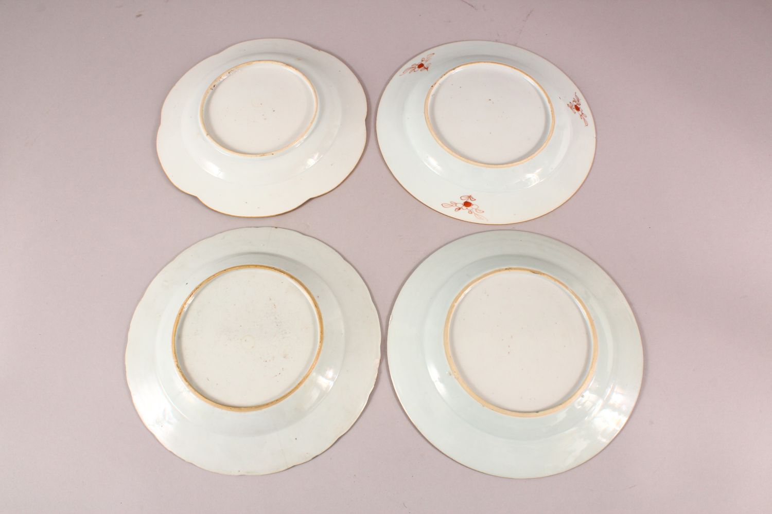 FOUR CHINESE 18TH CENTURY FAMILLE ROSE PORCELAIN PLATES, each with varying floral decoration, 23cm - Image 6 of 6