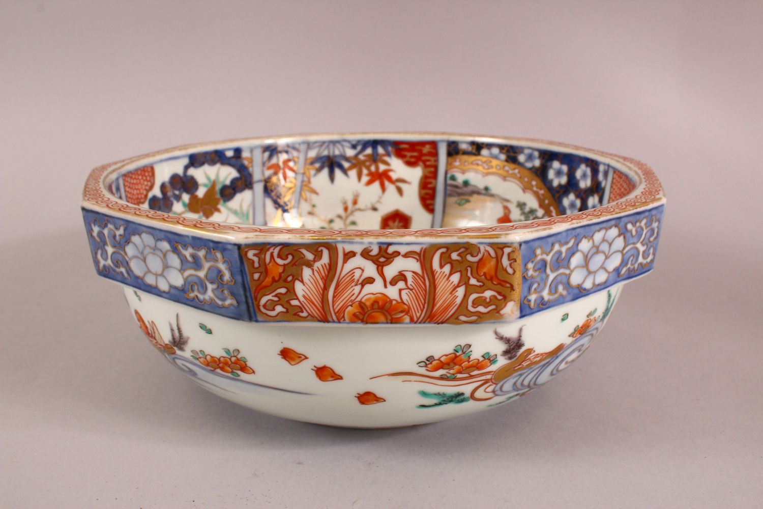 A JAPANESE MEIJI PERIOD IMARI DECAGON SHAPED PORCELAIN BOWL, with underglaze blue Shi shi dog, - Image 5 of 7