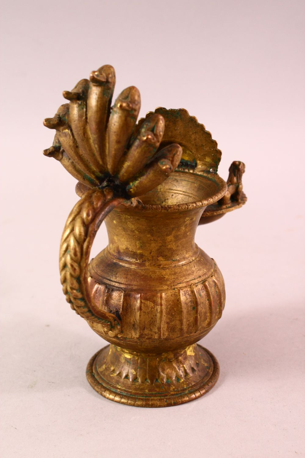 AN INDIAN BRONZE OIL POURER VESSEL, 18cm - Image 5 of 6