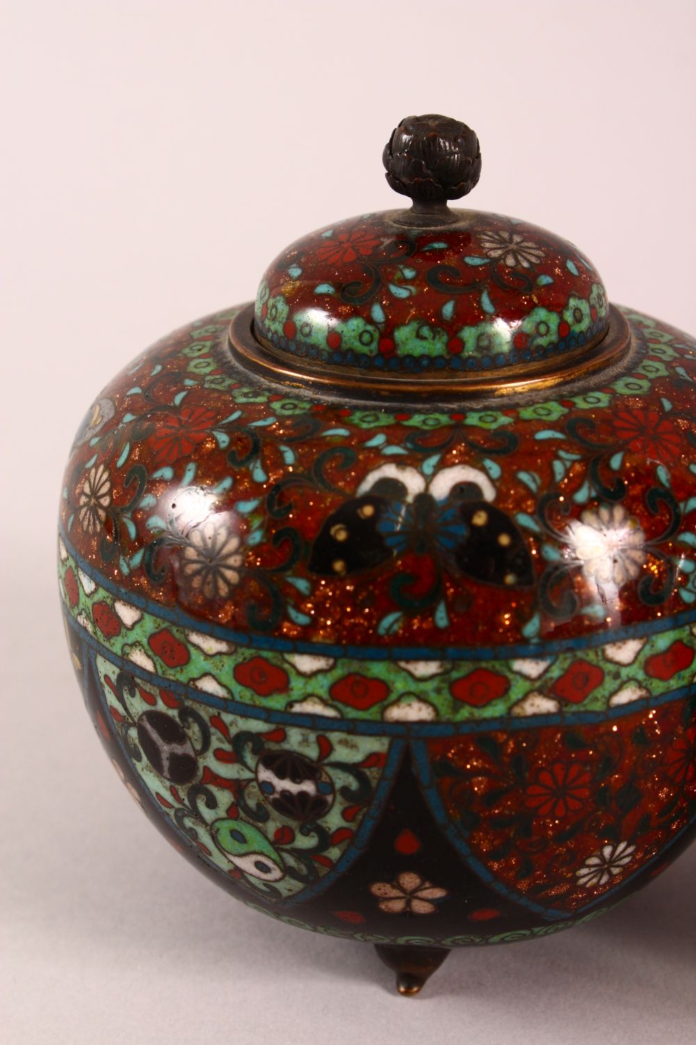 A PAIR OF CLOISONNE BULBOUS KOROS AND COVERS, the shouldered decorated with butterflies and - Image 2 of 6
