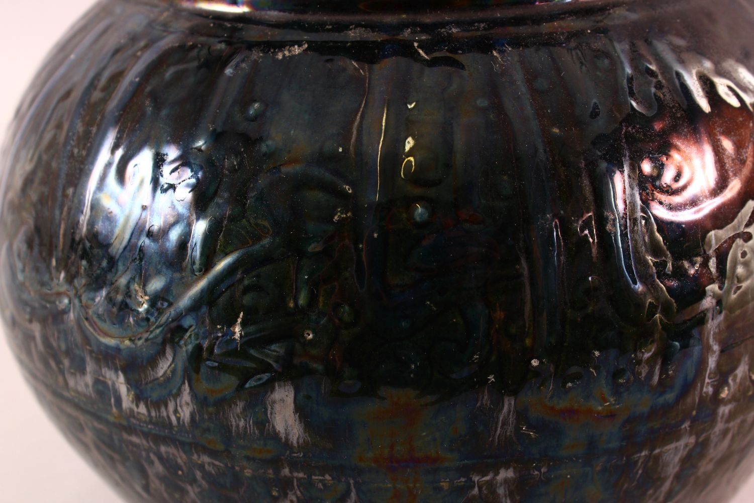 A MAMLUK STYLE POTTERY CALLIGRAPHIC VASE, with a dark blue to black ground with calligraphy bands, - Image 5 of 7