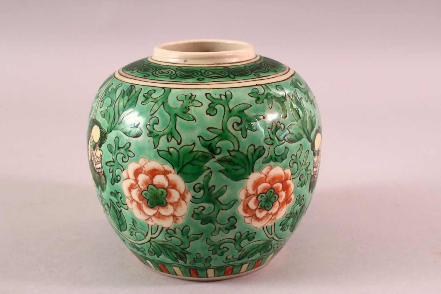 A LATE 19TH CENTURY CHINESE FAMILLE VERTE PORCELAIN JAR, decorated with buddhistic lions and - Image 4 of 5