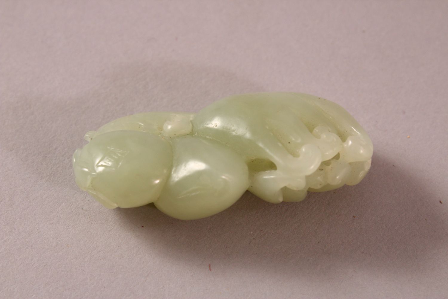 A GOOD CHINESE JADE CARVING, 5.5cm long. - Image 2 of 2
