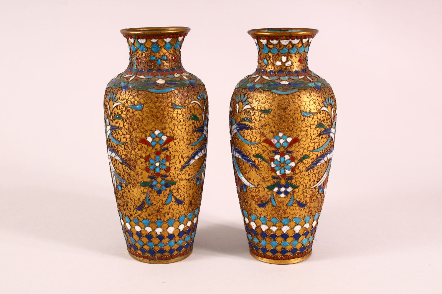 A SMALL PAIR OF CLOISONNE AND RAISED WIRE VASES, 16cm high. - Image 4 of 5