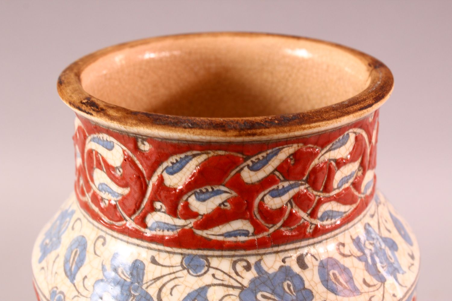 A FRENCH POTTERY IZNIK STYLE POTTERY VASE, with a hite ground and sy blue decoration with floral - Image 5 of 6